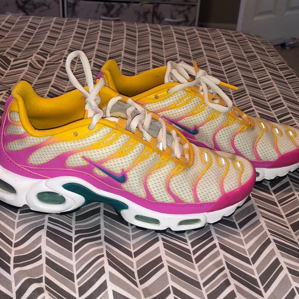 Womens nikes